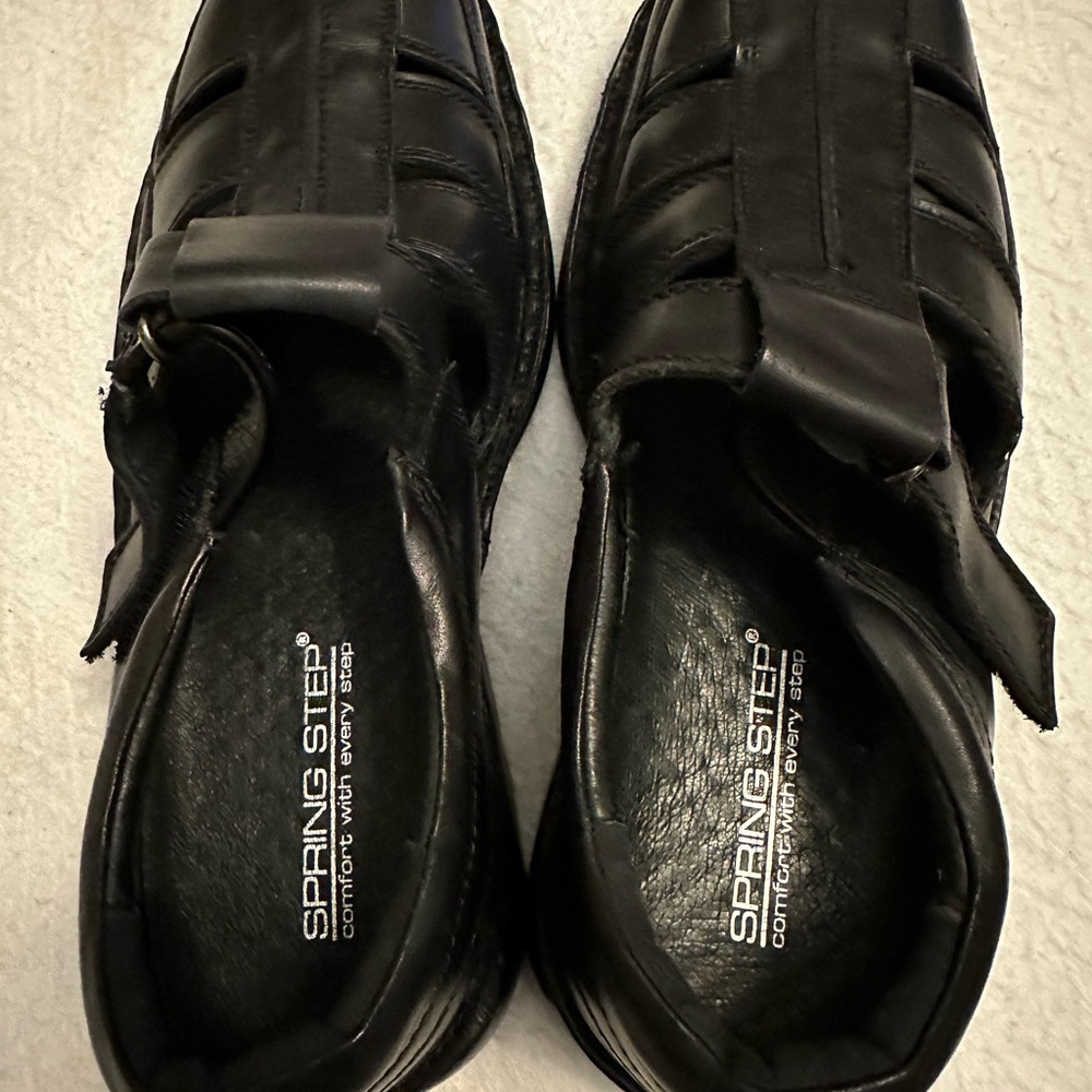 Spring Step Sandals - Picture 4 of 5